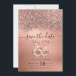 Reserve A Data Luxo Rosa Dourado Brilho Confete Metálico Casament<br><div class="desc">O cartão de aviso prévio de casamento elegante, glamoroso e moderno é perfeito para o casal engajado contemporâneo e sofisticado. Ele apresenta um bloco de cor salpicado com confete brilhante em rosa dourado falso impresso sobre um fundo metálico rosa dourado fosco. O verso exibe o mesmo brilho, mas um painel...</div>