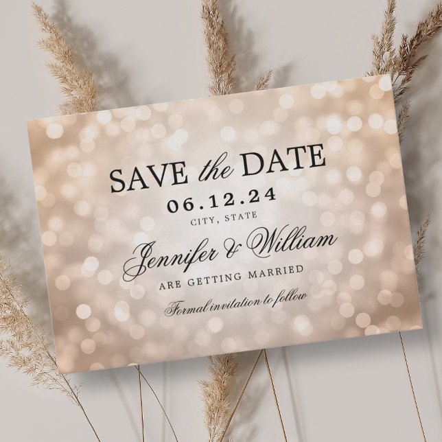 Reserve A Data Luzes de Bokeh Rosa Douradas de Casamento de Scrip (Elegant Script Wedding Rose Gold Bokeh Lights Save The Date)