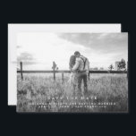 Reserve A Data Mensagem Moderna | Salve a Data com Foto<br><div class="desc">Este cartão de salvar a data de casamento simples e minimalista apresenta sua foto pessoal com texto branco elegante. O verso apresenta um design glamoroso cor-de-rosa.</div>