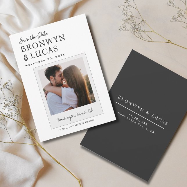 Reserve A Data Moderno Foto Polaroid Preto e Branco Rústico (Modern Rustic Black and White Polaroid Photo Save the Date)