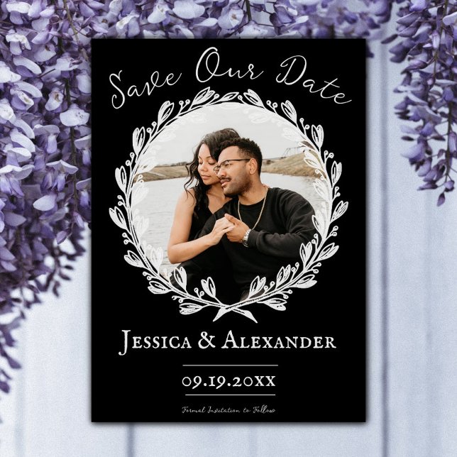 Reserve A Data Moldura de Foto de Grinalda Elegante | Preto Salve (Black Elegant Wreath Frame Photo Save the Date)
