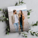 Reserve A Data Na moda simples e moderno vertical duas fotos<br><div class="desc">Esta fotografia simples, mas na moda, para salvar o cartão de data é a forma perfeita de anunciar o seu noivado e o seu próximo casamento aos amigos e à família. A frente desta vertical salve a data com um tratamento moderno em branco na parte inferior de uma foto de...</div>
