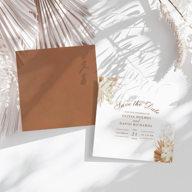 Reserve A Data Orquídeas Modernas de Terracota para Casamento com (Modern Terracotta Pampas Grass Orchids Wedding Save The Date on a sunny white table.)