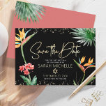 Reserve A Data Ouro Preto Tropical Bat Mitzvah Floral Palma Moder<br><div class="desc">Certifique-se de que todos os seus amigos e familiares poderão celebrar o marco da Bat Mitzvah de sua filha! Envie este cartão de anúncio "Salve a Data" personalizado e sofisticado. Aves de paraíso florais tropicais coloridas e impressionantes em aquarela, escrita à mão em dourado falso, Estrela de Davi e pontos...</div>