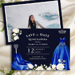 Reserve A Data Princesa Vestido e Rosas Brancas Foto Real Azul<br><div class="desc">Elegante quinceanera azul Salve o convite da data com fotos personalizadas, vestido de princesa azul real e rosas brancas. A design está completa com calçados de salto alto, tiara e cetro e tem uma paleta colorida de azul real, azul-da-noite, prata e branco cremoso. A música feminina e chique... salve o...</div>