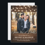 Reserve A Data Rustic Burgundy Floral String Luzes Mason Jar<br><div class="desc">Luzes de cordas-serras russas e jarro de mason com burgundy, vermelha, Marsala, marrom, marfim, buquê floral cor de pincel e folhas de eucalipto sobre fundo de madeira fotos personalizáveis de casamentos salvar o cartão de data. Entre em contato comigo para obter ajuda sobre a personalização ou se você precisar de...</div>