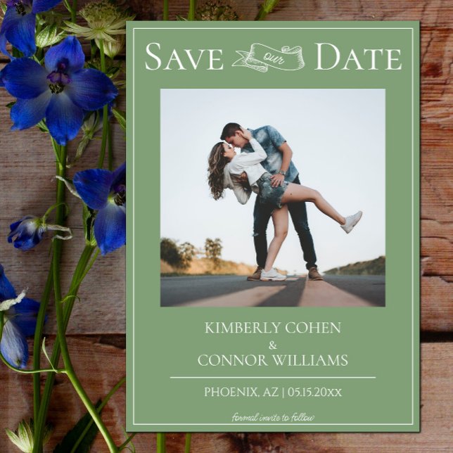 Reserve A Data Salvamento de Data Moderno em Verde Musgo com Foto (Moss Green Modern Photo Save the Date)