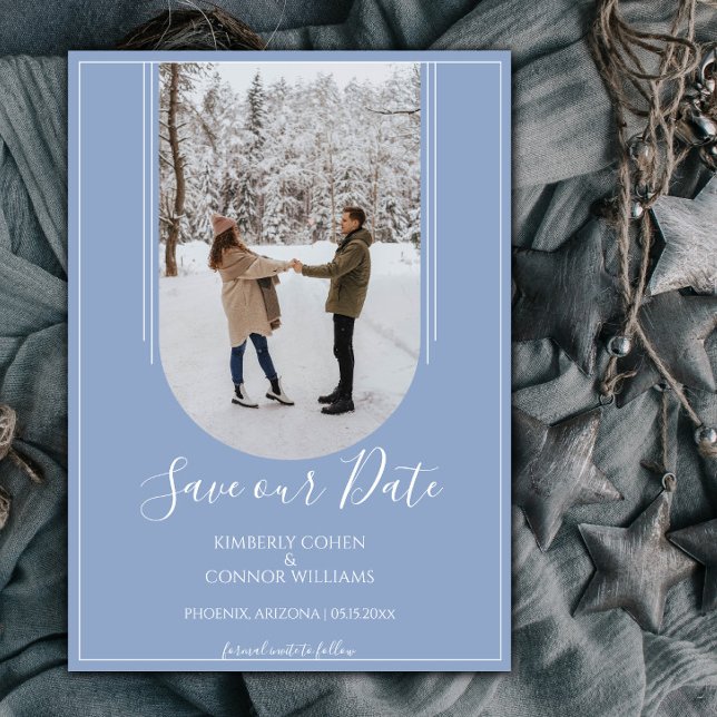 Reserve A Data Salvar a Data de Foto de Arco Boho | Azul Poeira (Dusty Blue Arch Photo Save the Date)