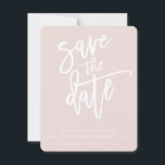 Reserve A Data SALVE A DATA caligrafia moderna rosa bege<br><div class="desc">por kat massard >>> https://linktr.ee/simplysweetpaperie <<< A modern design featuring hand lettered, brushed type for your SAVE THE DATE ANNOUNCEMENT. Setup as a template it is simple for you to personalize it - make it yours! >>> DICAS - Basta clicar no botão "Personalizar" e adicionar/alterar o texto, fontes, cores ou...</div>