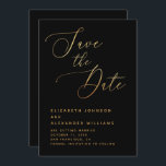 Reserve A Data Script preto e Dourado minimalista | Casamento For<br><div class="desc">Defina um tom de na moda com esta placa de Data formal e minimalista. Apresentando uma elegante escrita em tons de ouro sobre fundo preto profundo, o design expele ajustado sofisticado para casamentos de preto, noite ou luxo. O efeito do ouro impresso adiciona um contraste glamouroso enquanto se mantém prático...</div>
