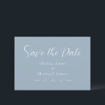 Reserve A Data Simples Casamento de Script Azul e Branco Salvar a<br><div class="desc">Branco simples e moderno no casamento azul "Salve a Data". Perfeito para qualquer casamento.</div>