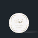 Reserve A Data Sunburst Modern<br><div class="desc">Apresentando um quadro de explosão solar desenhado à mão e emparelhado com o tipo elegante,  esta forma de guardar o cartão de data é uma forma na moda para anunciar a sua data aos seus entes queridos. Adicione informações adicionais às costas.</div>