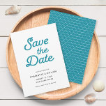 Reserve A Data Turquesa Ondas Salvem a Data Card<br><div class="desc">Ondas Turquesas Salve a placa Date tem o padrão de ondas turquesas no verso. Personalize-o substituindo o texto do marcador de posição. Para obter mais opções, como alterar a fonte e seu tamanho/cor ou o espaçamento entre letras, clique no botão "Personalizar". *Observe que a Marca d'água do Zazzle que aparece...</div>