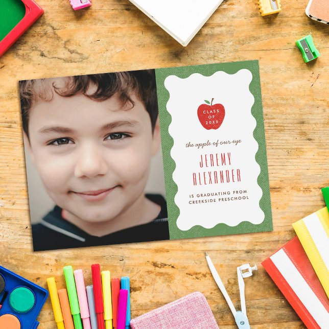 Reserve A Data Wavy Apple Preschool Photo Graduation Announcement (Criador carregado)