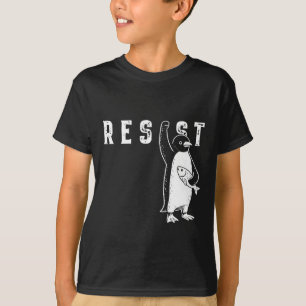 Resiste A Camisa De Pinguim Resiste O Ativismo Pin