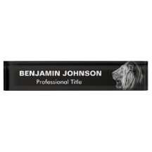 Retrato do leão no preto