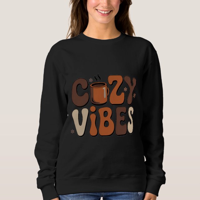 Retro Cozy Vibes Winter Groovy Typography T-Shirt (Frente)