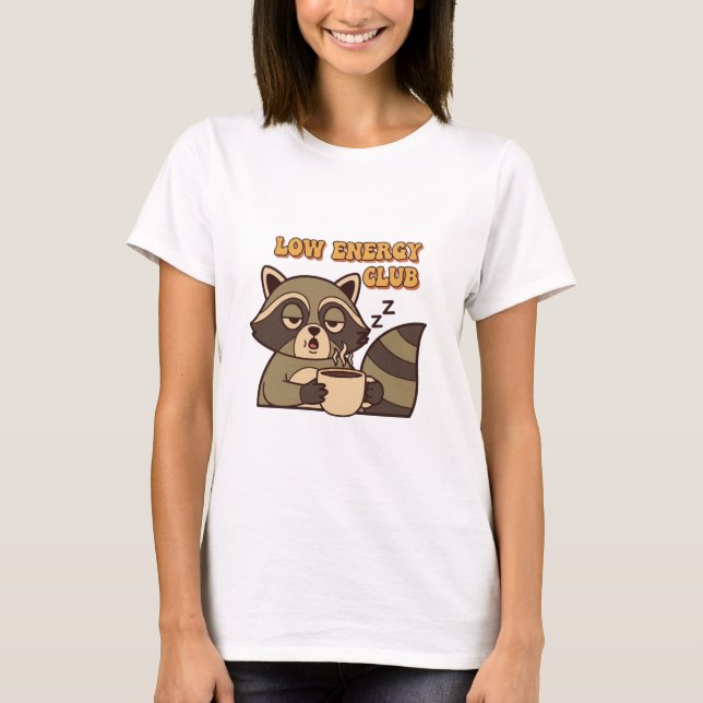 Retro Raccoon Low Energy Club Women’s T-Shirt (Frente)