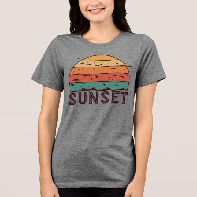 Retro Sunset Horizon Graphic T-Shirt (Frente)