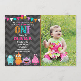 Rosa pequeno da menina do convite de aniversário