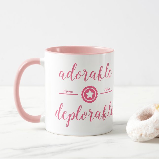 Rosa político deplorável adorável da caneca (Com Donut)