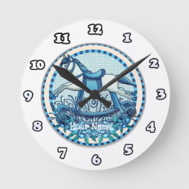 Rosas azuis rebatendo o relógio