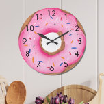 Rosquinha rosa-branca - relógio grande<br><div class="desc">Este relógio de parede divertido é decorado com uma rosquinha rosa-d'água com aspersores. O presente perfeito para um amante rosquinha! Original Watercolor © Michele Davies.</div>