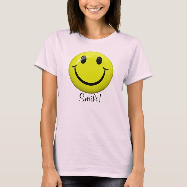 Rosto Feliz Com Uma Camisa De Sorriso (Frente)