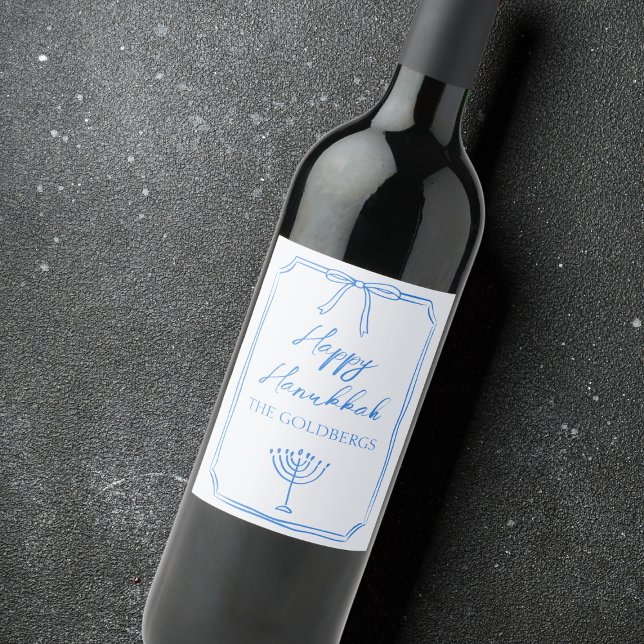 Rótulo De Garrafa De Cerveja Arco Elegante Menorah Nome Personalizado Feliz Han (Add a festive touch to your Hanukkah table with a custom wine label featuring a menorah. )