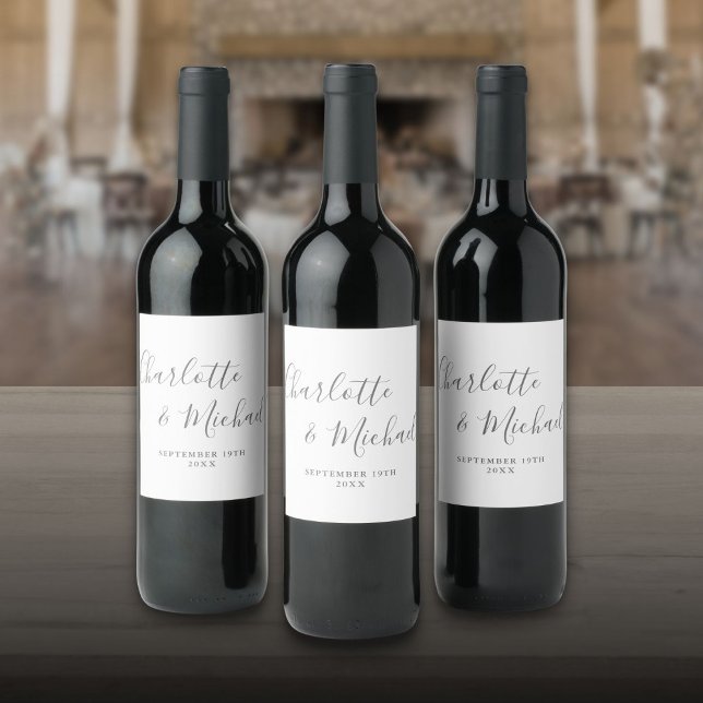 Rótulo De Garrafa De Cerveja Assinatura Elegante Cinza e Branco Casamento (Elegant Signature Script Gray And White Wedding Wine Label)