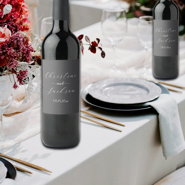 Rótulo De Garrafa De Cerveja Casamento de Cinzas Escuras de Script Elegante (Criador carregado)