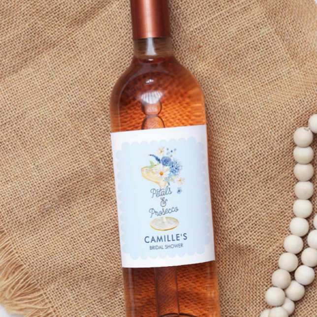 Rótulo De Garrafa De Cerveja Chá de Bebê com Pétalas Azuis e Prosecco (Blue Petals and Prosecco Bridal Shower Wine Label)
