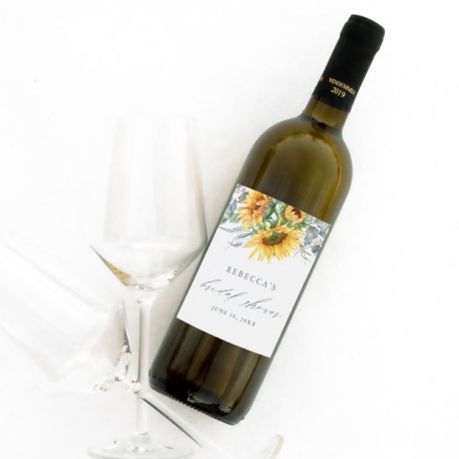 Rótulo De Garrafa De Cerveja Chá de Bebê de Girassol Elegante  (An elegant wine label with hand painted sunflower and eucalyptus bouquet and modern script.)