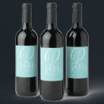 Rótulo De Garrafa De Cerveja Chic 60 Sassy Name 60th Birthday Gift Turquoise<br><div class="desc">Celebre fazer 60 anos com esta elegante etiqueta de 60 anos de vinho com o texto 60 e a moda em caligrafia branca e tipografia moderna em um fundo azul-turquesa. Basta adicionar seu nome e suas 60ª etiquetas de vinho de presente de festa de aniversário estão prontas para ir. Desenvolvido...</div>