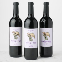 Rótulo De Garrafa De Cerveja Coelho Fofo Segurando uma Tulipa Vinho Fazendo