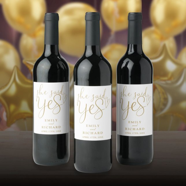 Rótulo De Garrafa De Cerveja Ela Disse Sim Festa de noivado Elegante Dourada (Criador carregado)