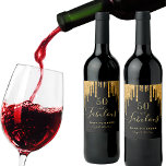 Rótulo De Garrafa De Cerveja Fabuloso aniversário de 50 anos - brilho dourado p<br><div class="desc">Uma simples e elegante etiqueta de vinho de 50 anos. Um fundo preto clássico, decorado com pingos de brilho dourado, aparência de pingar tinta. Com o texto: 50 e fabuloso. Personalize e adicione um nome e uma data. Data de nascimento ou data da festa. Texto colorido do ouro. A palavra...</div>