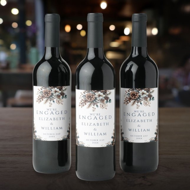 Rótulo De Garrafa De Cerveja Festa de noivado Elegante da Floresta Russa Pineco (Elegant Rustic Forest Pinecones Engagement Party Wine Label)