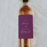 Rótulo De Garrafa De Cerveja Folha mínima | Proposta da Berry Purple Bridesmaid<br><div class="desc">Esta mínima marca de vinho de proposta de donzela de amora de folha roxa é perfeita para um casamento de vassoura. A design apresenta uma simples silhueta verde folha em uma romântica cor violeta de verão com estilo minimalista de jardim boêmico.</div>