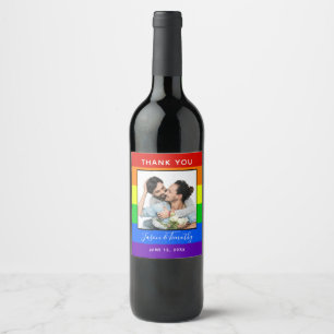 Rótulo De Garrafa De Cerveja Foto de Casal LGBTQ com Listras de Arco-Íris no Ca