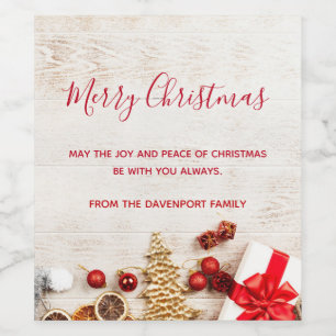 Rótulo De Garrafa De Cerveja Itens de Natal em um Conselho Russo de Madeira