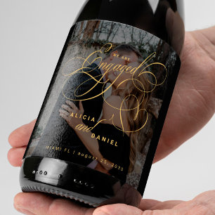 Rótulo De Garrafa De Cerveja Nós estamos noivos script dourado foto festa de no