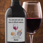 Rótulo De Garrafa De Cerveja Paira bem com latas Hanukkah Engraçado Dom<br><div class="desc">Este design foi criado através da arte digital. Pode ser personalizado na área fornecida ou personalizado escolhendo o clique para personalizar a opção adicional e alterando o nome, as iniciais ou as palavras. Você também pode alterar a cor e o estilo do texto ou excluir o texto de um design...</div>