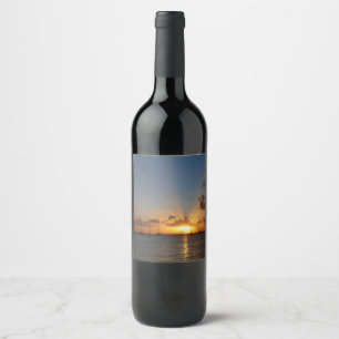 Rótulo De Garrafa De Cerveja Sunset com Imagem de Paisagem Tropical de Barcos d