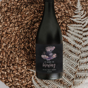 Rótulo De Garrafa De Cerveja Um Bebê Está A Criar Um Favor De Chá de fraldas De