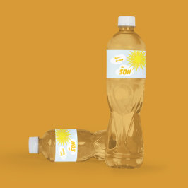 Rótulo De Garrafa De Vinho Aqui Vem o Menino Chuvinha de Bebê