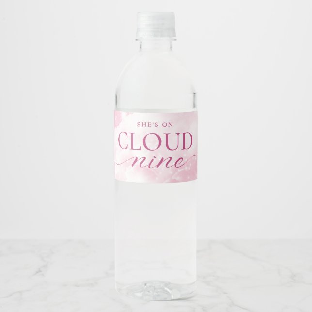 Rótulo De Garrafa De Vinho Ela está no Chá de panela Rosa Nine Cloud (Frente)