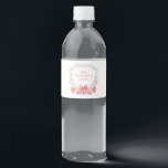 Rótulo De Garrafa De Vinho Professor Personalizado | Crest De Sala De Aula<br><div class="desc">Estas etiquetas de garrafas de água da crista da sala de aula têm uma crista com arcos cor-de-rosa, uma pilha de livros escolares, maçãs e lápis. As cores incluem azul claro, vermelho e amarelo. Você pode personalizar com um nome de professor. Se tiver alguma dúvida ou precisar de ajuda para...</div>