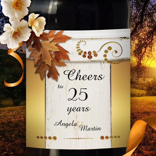 Rótulo de Vinho do Aniversário de Queda Dourada Ru (Anniversary wine label featuring rustic wood with a chic golden lining and colorful fall leaves)