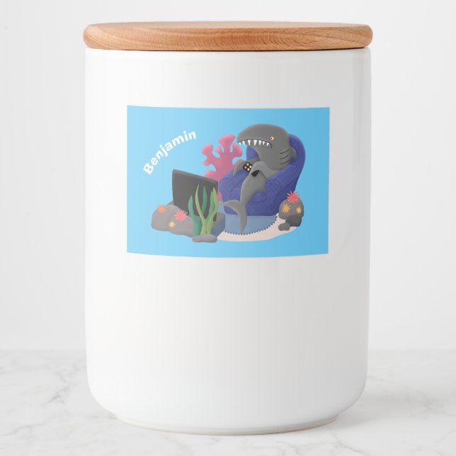 Rótulo Para Comida Tubarão engraçado assistindo desenhos animados na  (Frente)